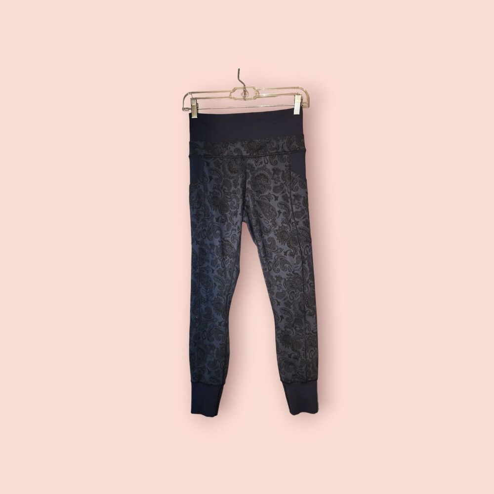 Lululemon En Route Crop Paisley Inkwell High Rise Athletic Leggings 4 Stretch
